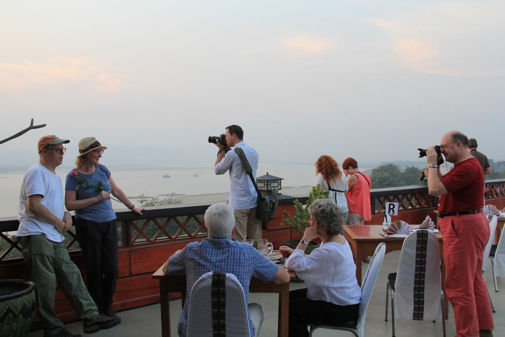 Ayarwaddy River View Hotel Мандалай Экстерьер фото