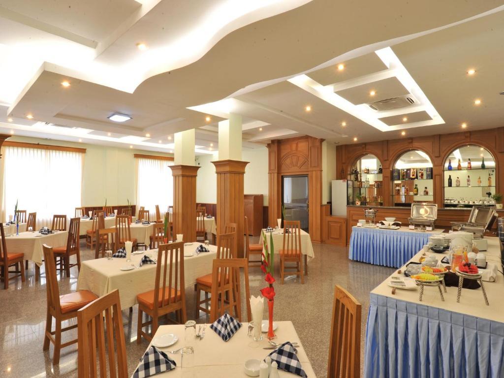 Ayarwaddy River View Hotel Мандалай Экстерьер фото