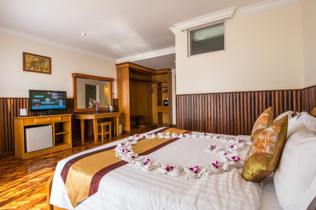 Ayarwaddy River View Hotel Мандалай Экстерьер фото