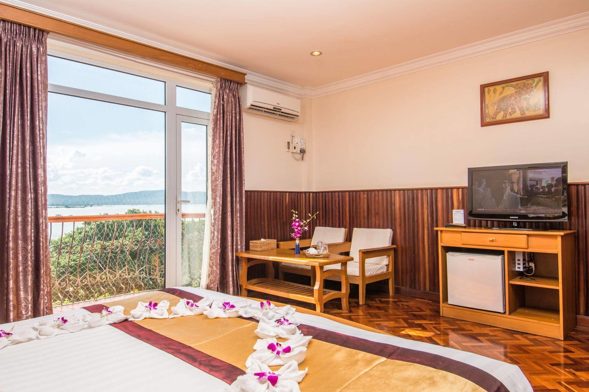 Ayarwaddy River View Hotel Мандалай Экстерьер фото